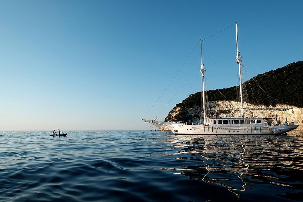 Luxury yacht charters in Greece with crew